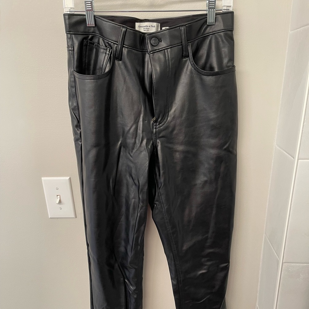 ABERCROMBIE FITCH SKINNY HIGH RISE VEGAN LEATHER BLACK PANTS 29